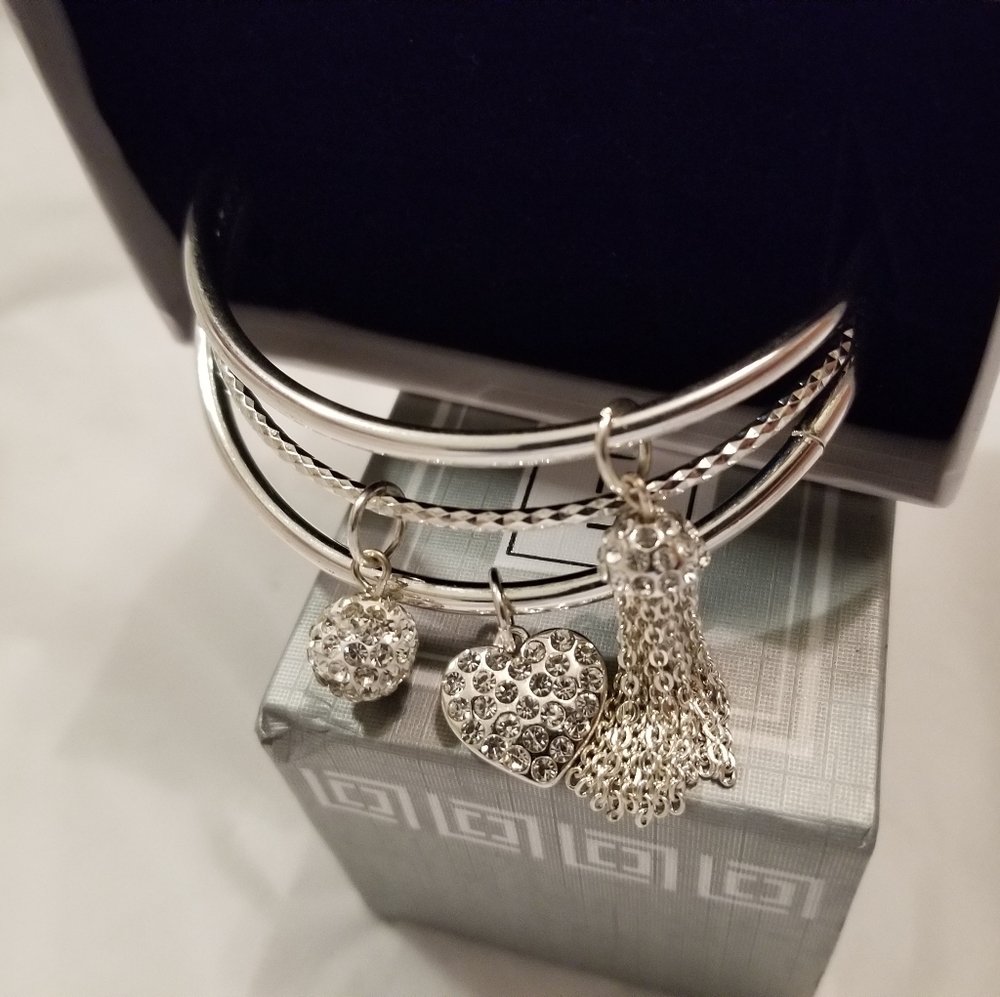 Bangle bracelets - Picture 2 of 2